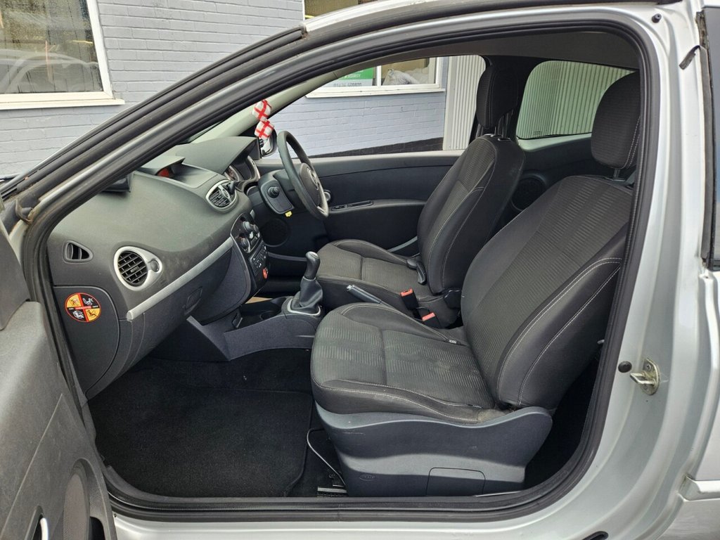 Used Renault Clio 2011 for sale - 76841516: Photo 13