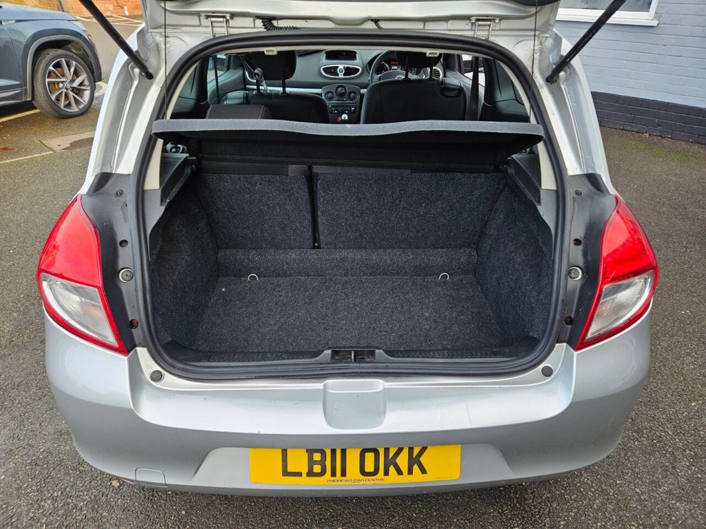 Used Renault Clio 2011 for sale - 76841516: Photo 15