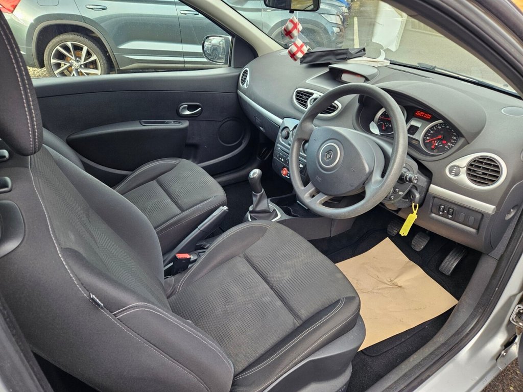 Used Renault Clio 2011 for sale - 76841516: Photo 9