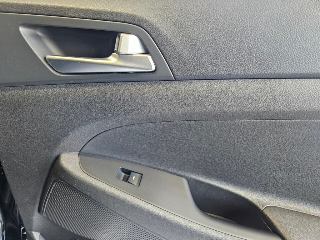 Used Hyundai TUCSON 2016 for sale - 76900620: Photo 36