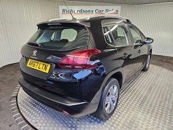 Used Peugeot 2008 2017 for sale - 76973718: Photo