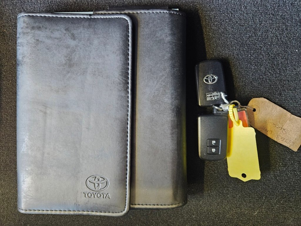 Used Toyota Yaris 2014 for sale - 77919972: Photo 44