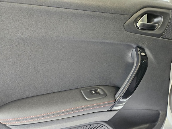 Used Peugeot 208 2016 for sale - 75630514: Photo 41