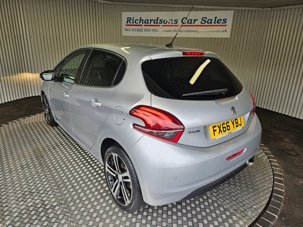 Used Peugeot 208 2016 for sale - 75630514: Photo 6