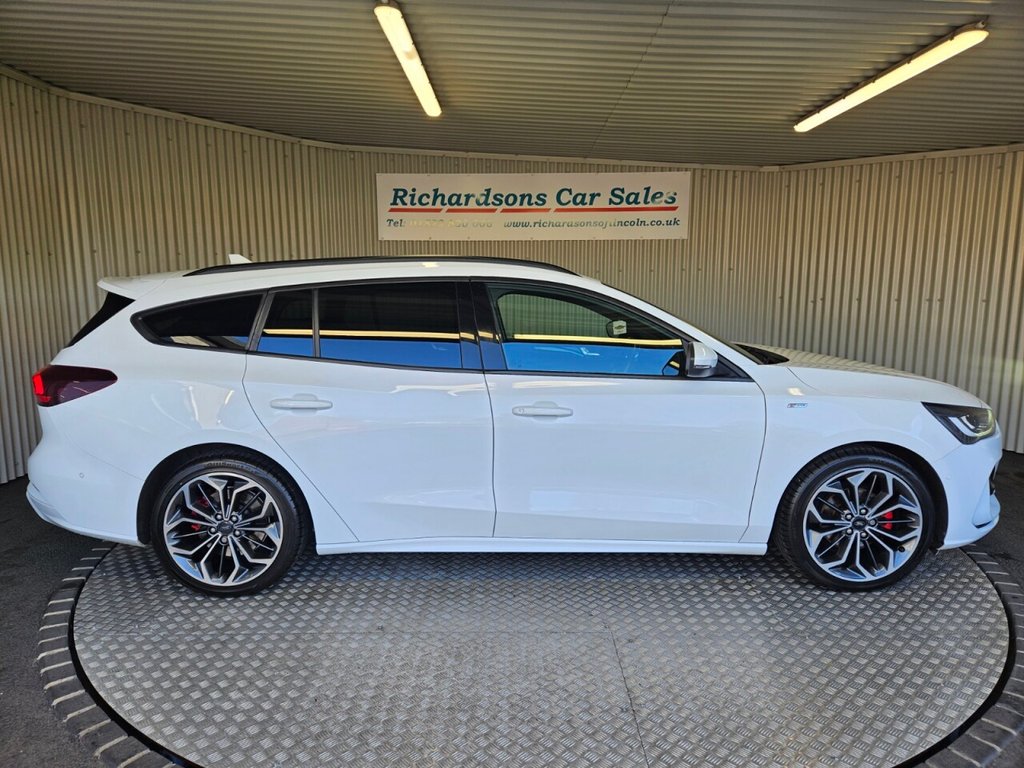 Used Ford Focus 2023 for sale - 76570282: Photo 2