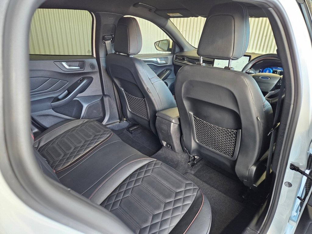 Used Ford Focus 2023 for sale - 76570282: Photo 30