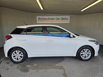 Used Hyundai i20 2017 for sale - 78657820: Photo