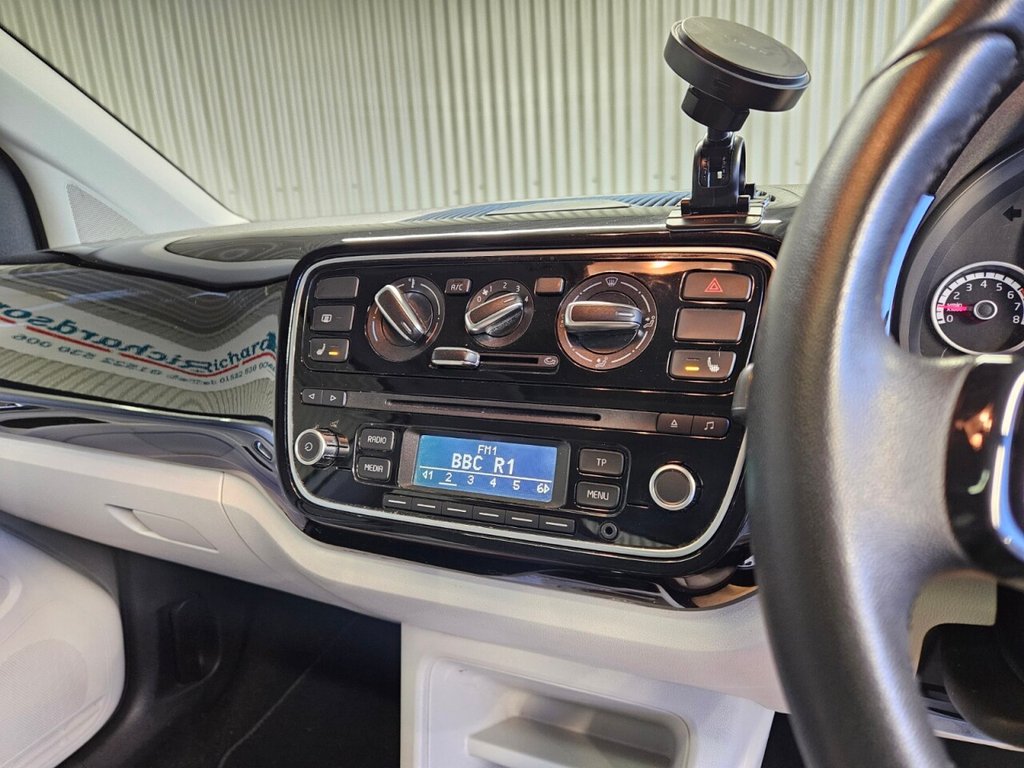 Used Volkswagen up! 2014 for sale - 77089289: Photo 17
