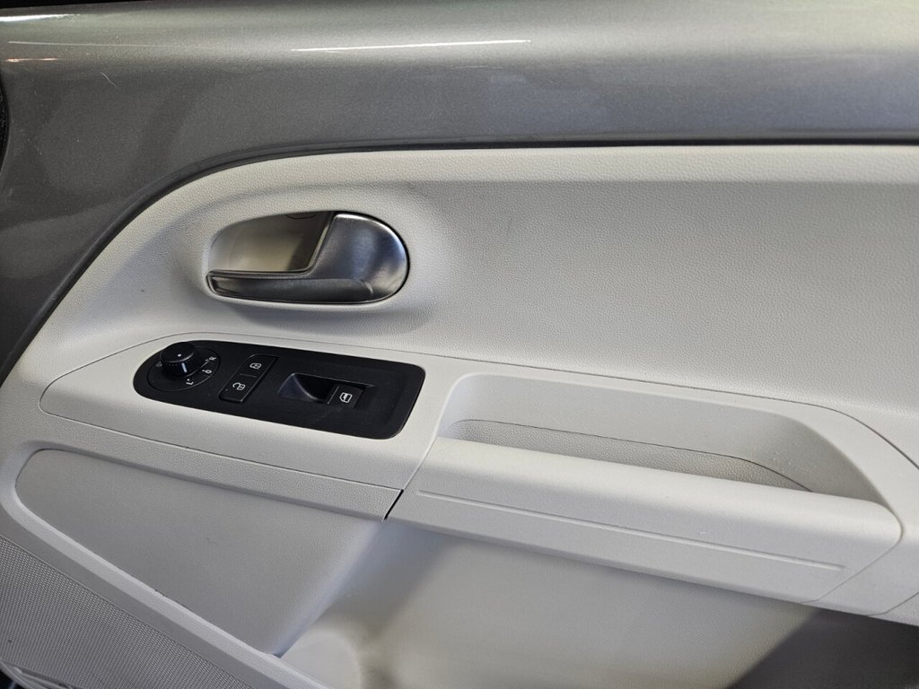 Used Volkswagen up! 2014 for sale - 77089289: Photo 22