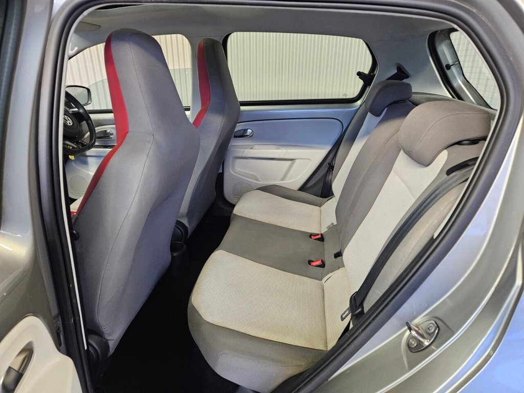 Used Volkswagen up! 2014 for sale - 77089289: Photo 28