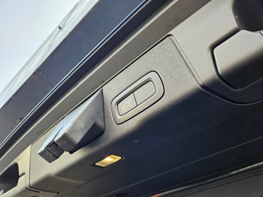 Used Volvo XC60 2020 for sale - 77227232: Photo 6