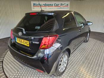 Used Toyota Yaris 2016 for sale - 74733510: Photo