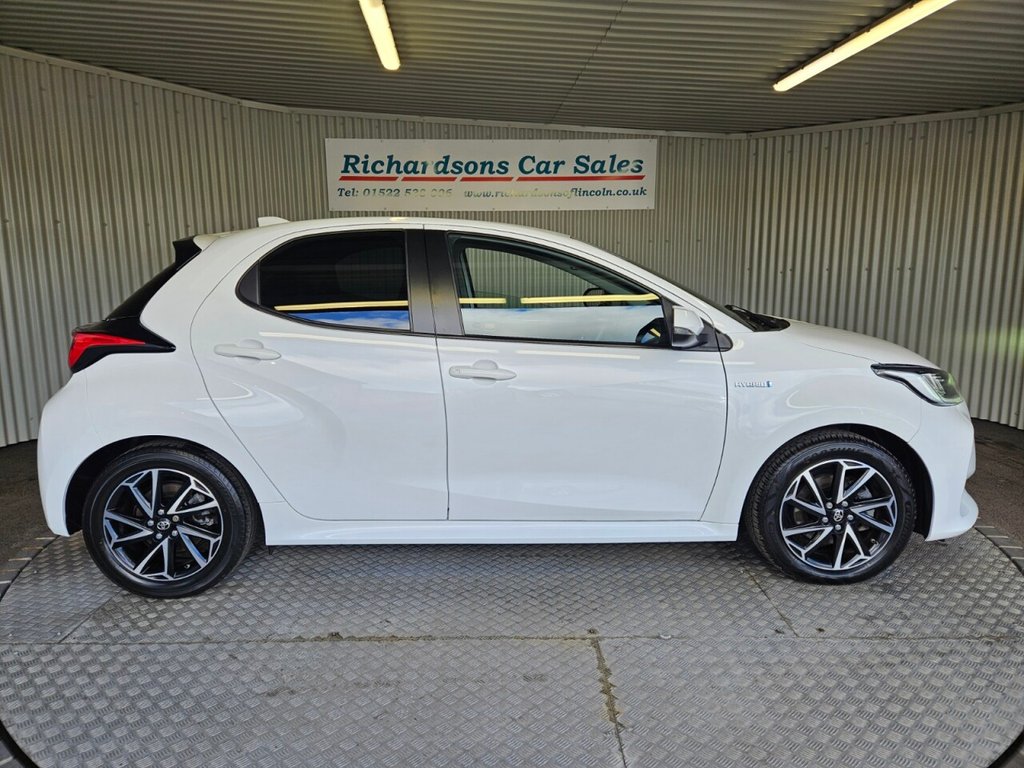 Used Toyota Yaris 2021 for sale - 78110689: Photo 2