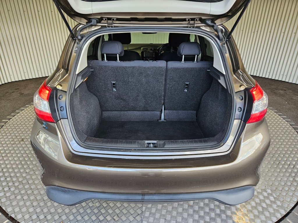 Used Nissan Pulsar 2014 for sale - 76406196: Photo 5