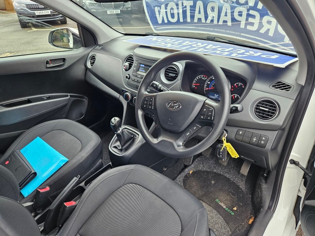 Used Hyundai i10 2017 for sale - 76510184: Photo 2