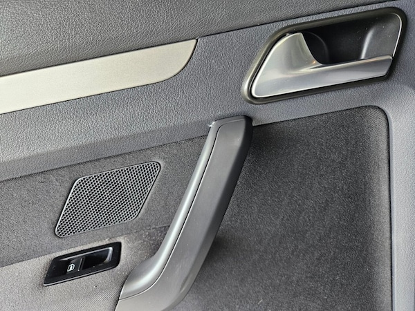 Used Volkswagen Touran 2009 for sale - 75307194: Photo 31
