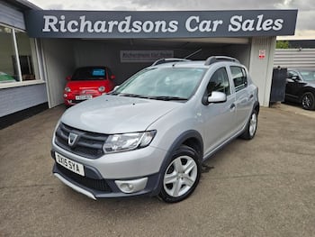 Used Dacia Sandero Stepway 2015 for sale - 79550983: Photo