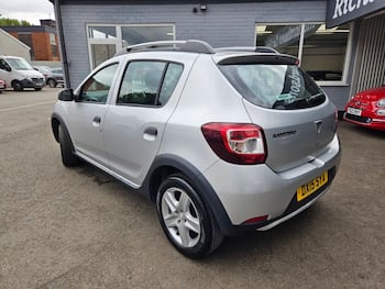 Used Dacia Sandero Stepway 2015 for sale - 79550983: Photo
