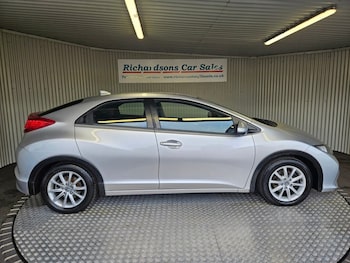 Used Honda Civic 2012 for sale - 76223910: Photo 2