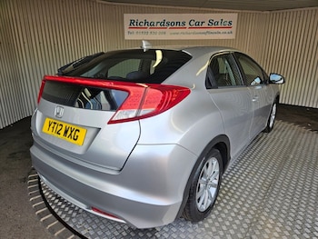 Used Honda Civic 2012 for sale - 76223910: Photo 3