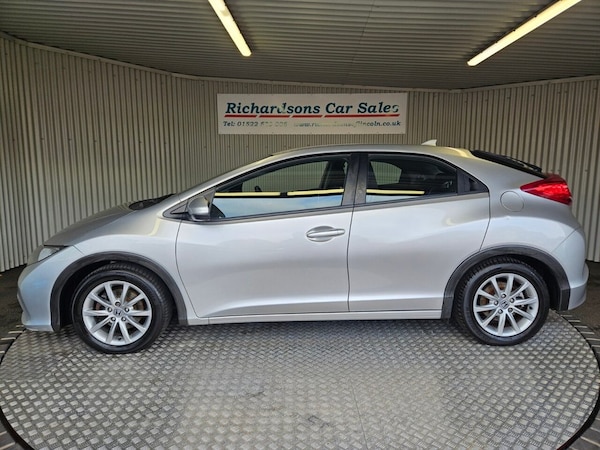 Used Honda Civic 2012 for sale - 76223910: Photo 6