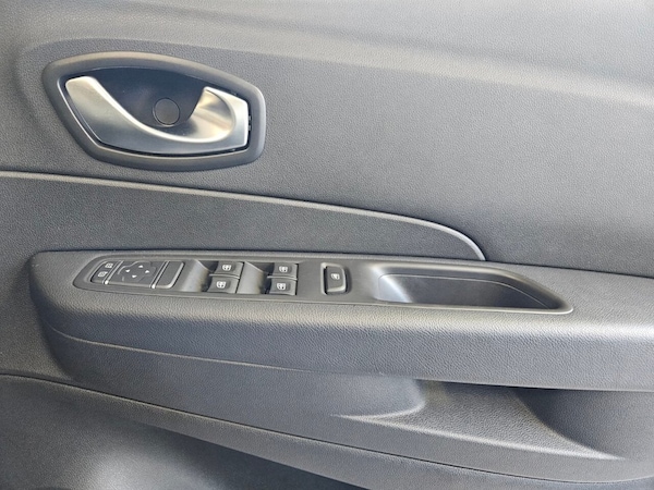 Used Renault Captur 2019 for sale - 76291730: Photo 32