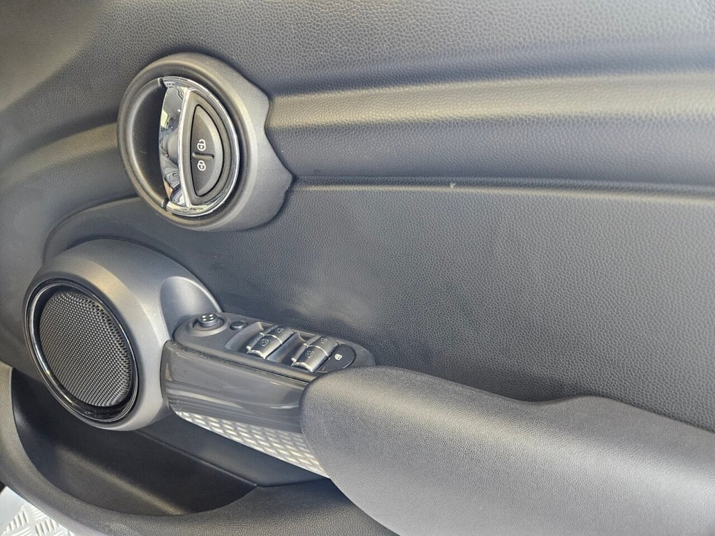 Used MINI Hatch 2018 for sale - 76068906: Photo 30