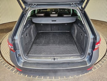 Used Skoda Superb 2016 for sale - 76582546: Photo