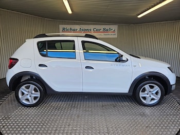 Used Dacia Sandero Stepway 2014 for sale - 76821013: Photo