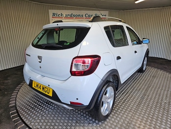 Used Dacia Sandero Stepway 2014 for sale - 76821013: Photo