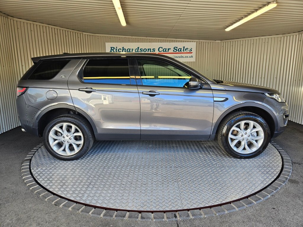 Used Land Rover Discovery Sport 2018 for sale - 76039437: Photo 2