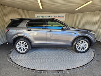 Used Land Rover Discovery Sport 2018 for sale - 76039437: Photo 2