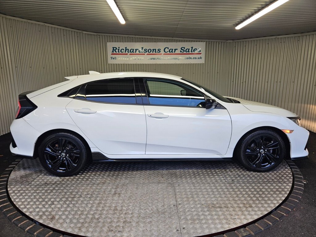Used Honda Civic 2018 for sale - 77276326: Photo 2