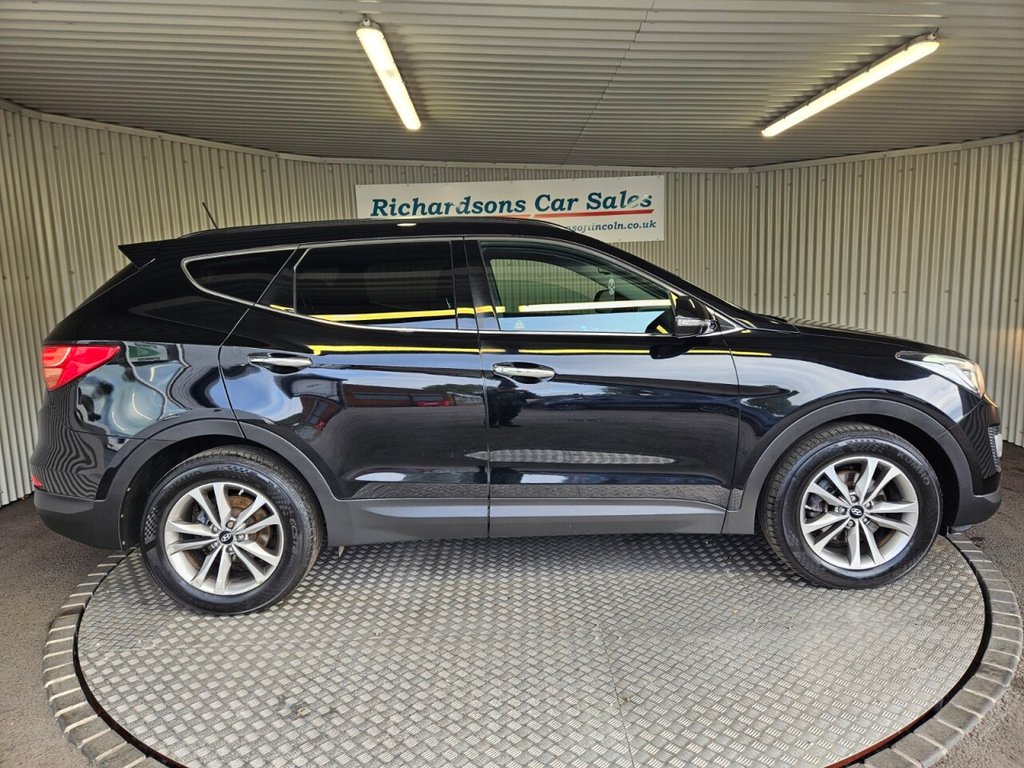 Used Hyundai Santa Fe 2016 for sale - 76333647: Photo 2