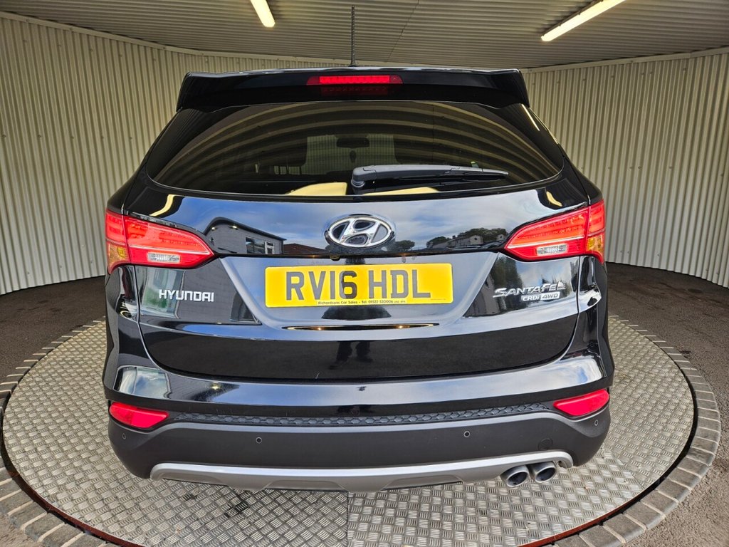 Used Hyundai Santa Fe 2016 for sale - 76333647: Photo 4