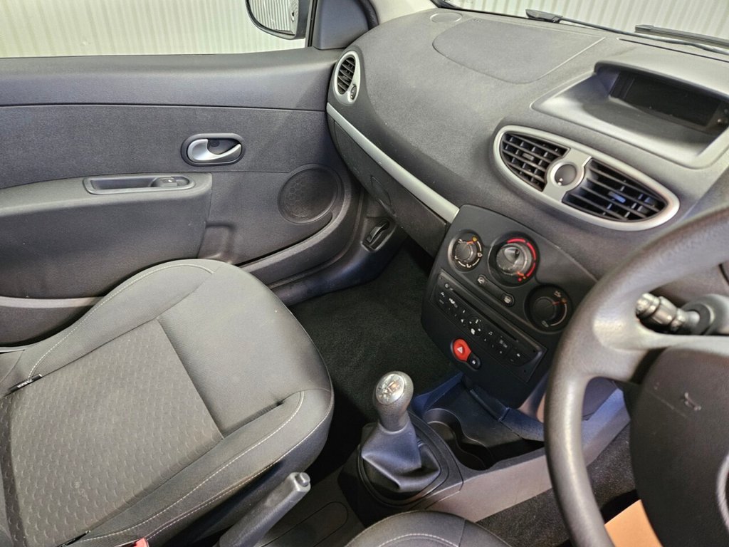 Used Renault Clio 2009 for sale - 77140160: Photo 12