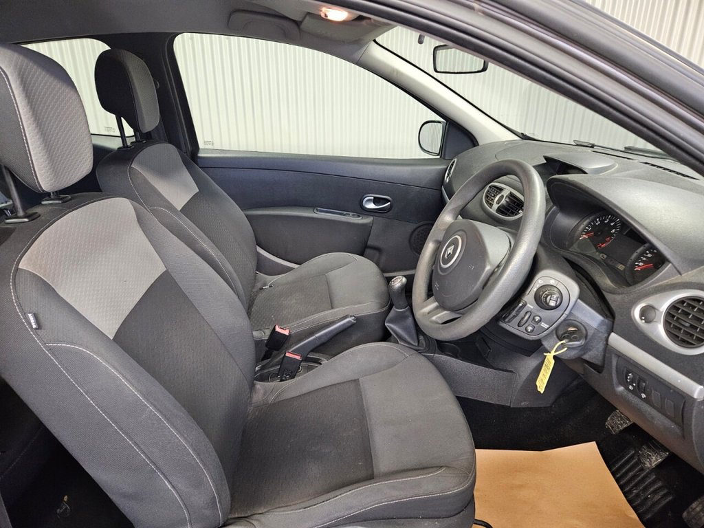 Used Renault Clio 2009 for sale - 77140160: Photo 15