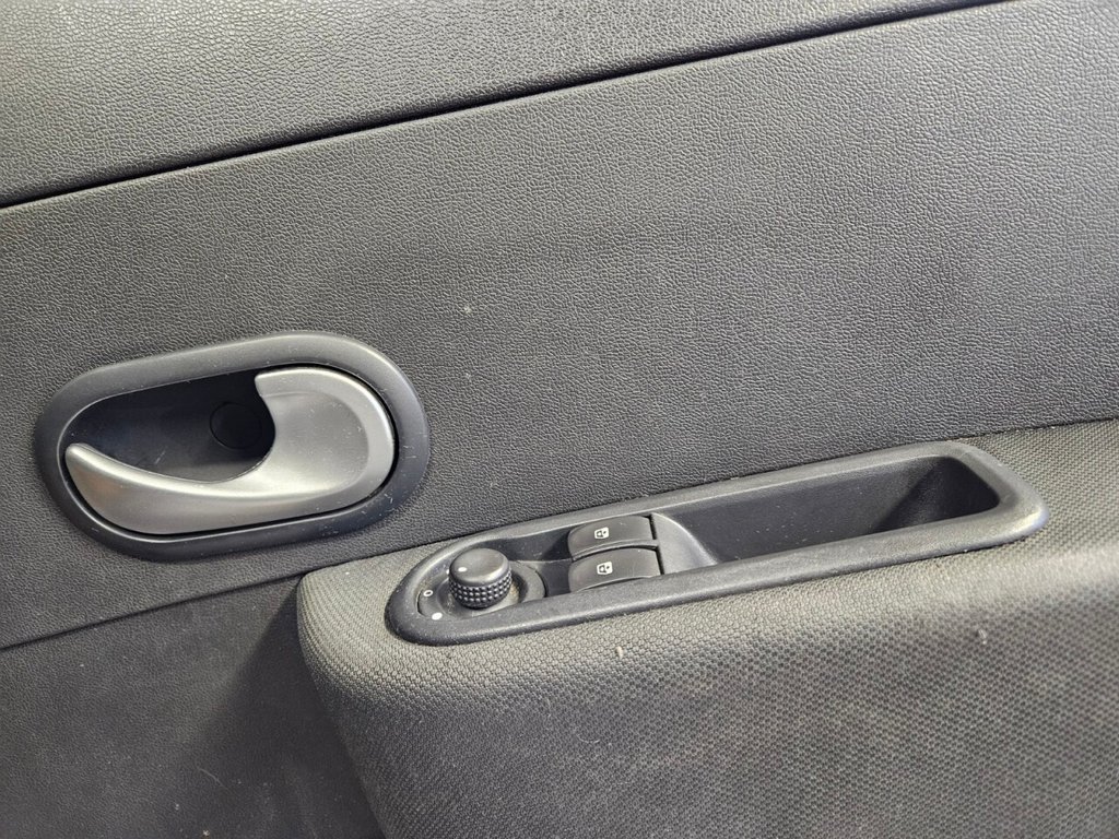 Used Renault Clio 2009 for sale - 77140160: Photo 17