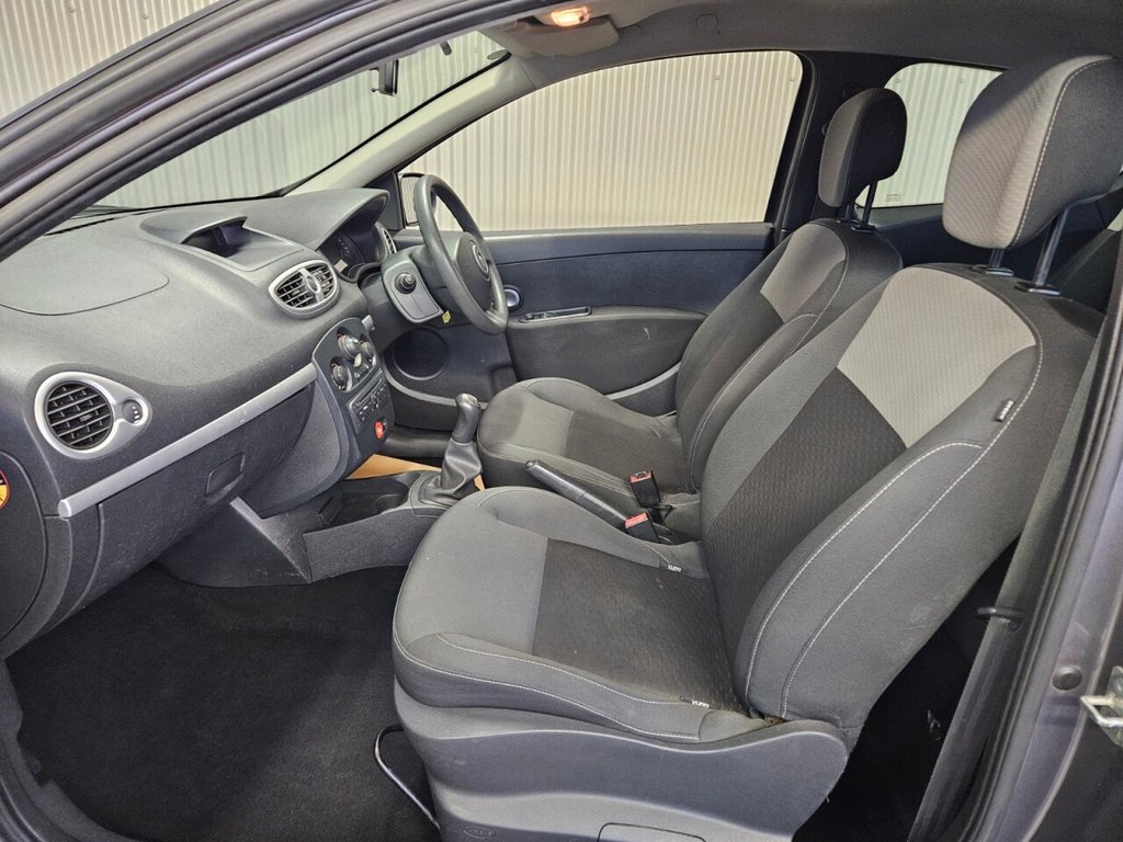 Used Renault Clio 2009 for sale - 77140160: Photo 20