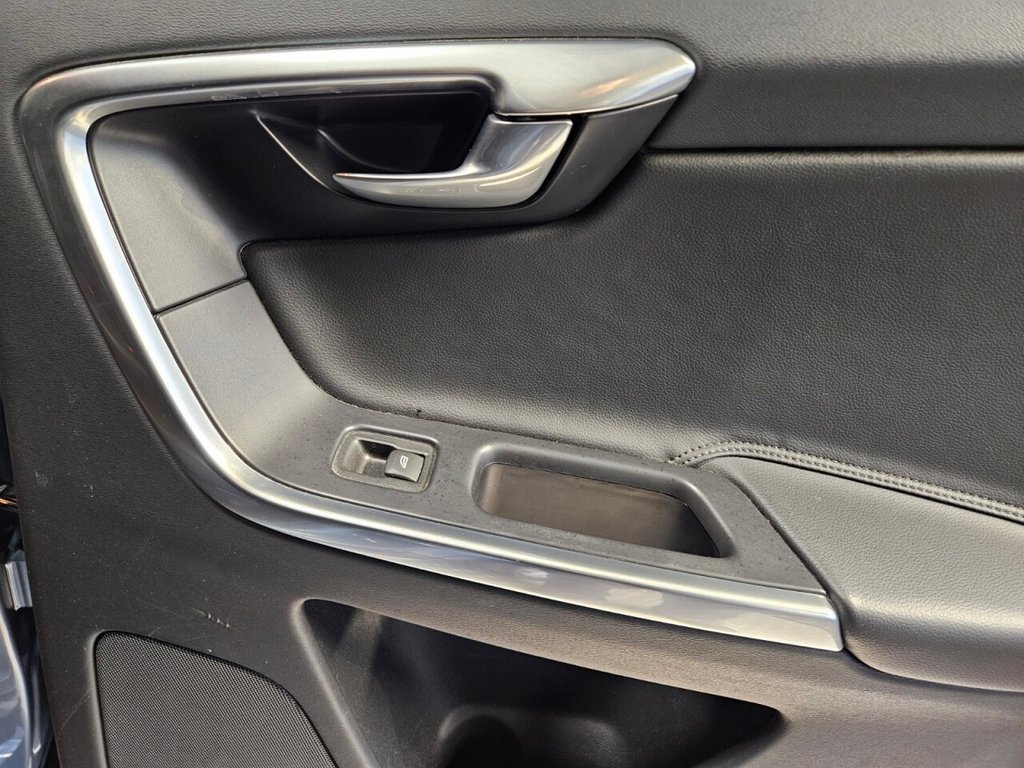 Used Volvo XC60 2016 for sale - 76454532: Photo 37