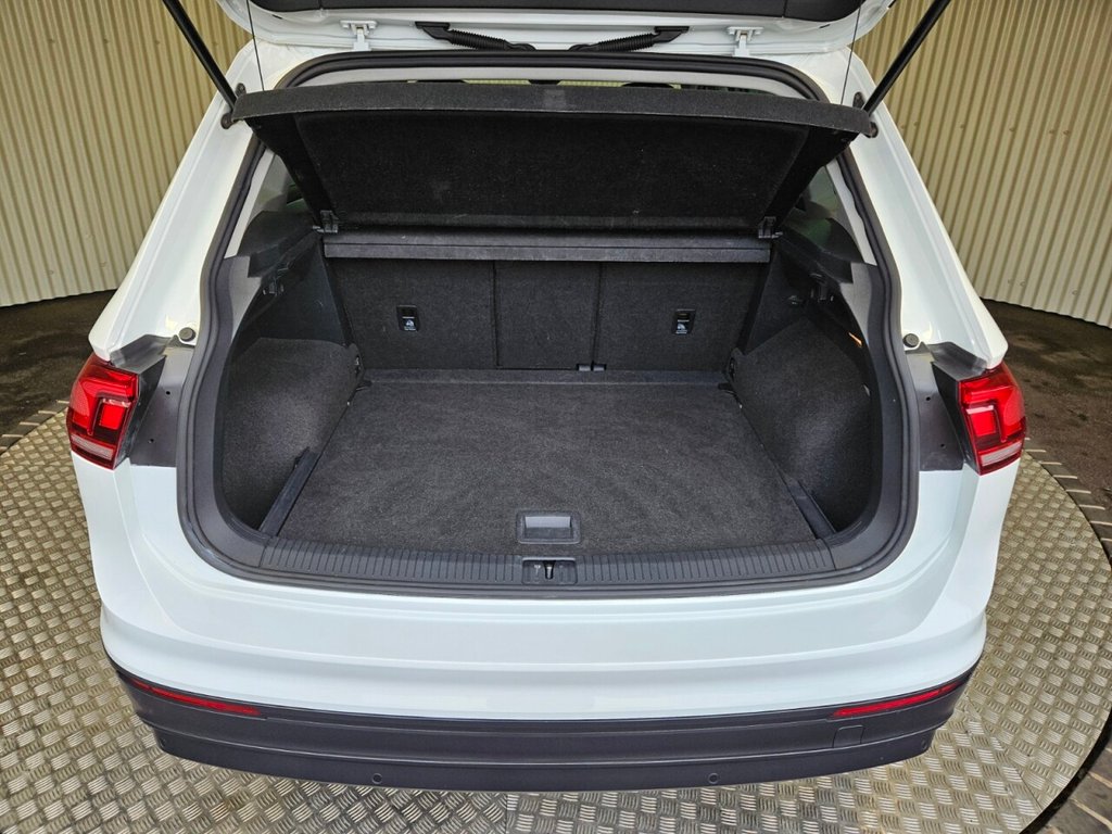 Used Volkswagen Tiguan 2016 for sale - 76686239: Photo 4