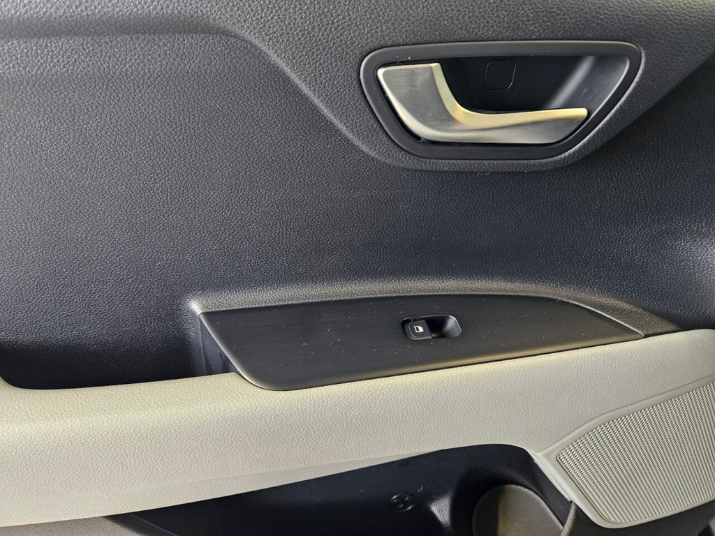 Used Kia Stonic 2023 for sale - 77139831: Photo 44