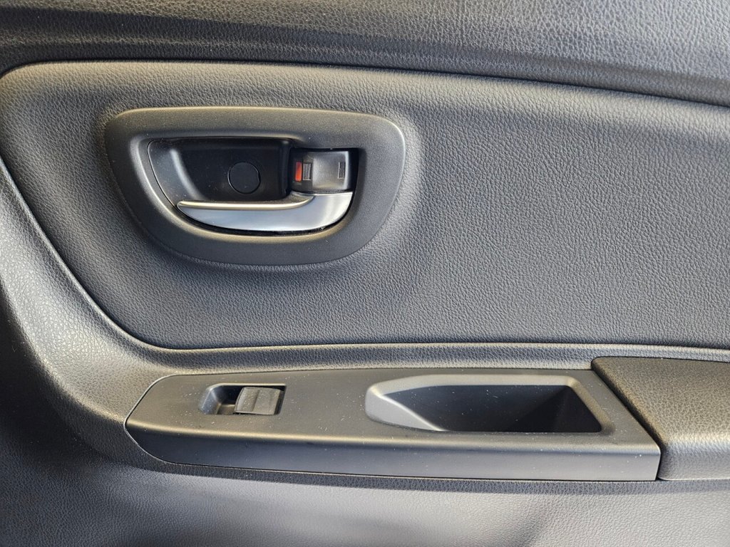 Used Toyota Yaris 2019 for sale - 76590977: Photo 33