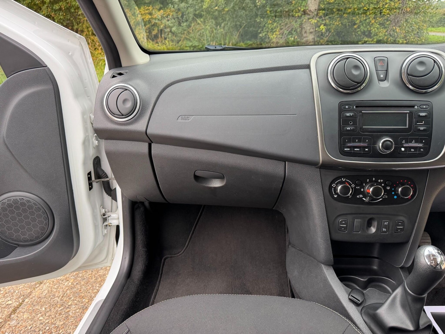 Used Dacia Sandero 2015 for sale - 76189610: Photo 31