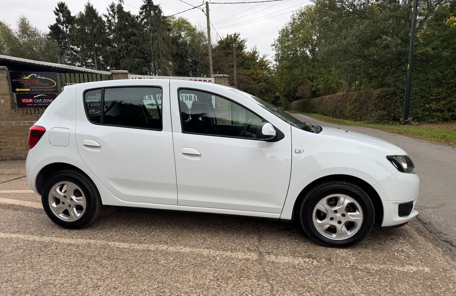 Used Dacia Sandero 2015 for sale - 76189610: Photo 4