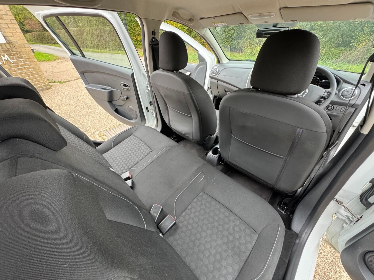 Used Dacia Sandero 2015 for sale - 76189610: Photo 65