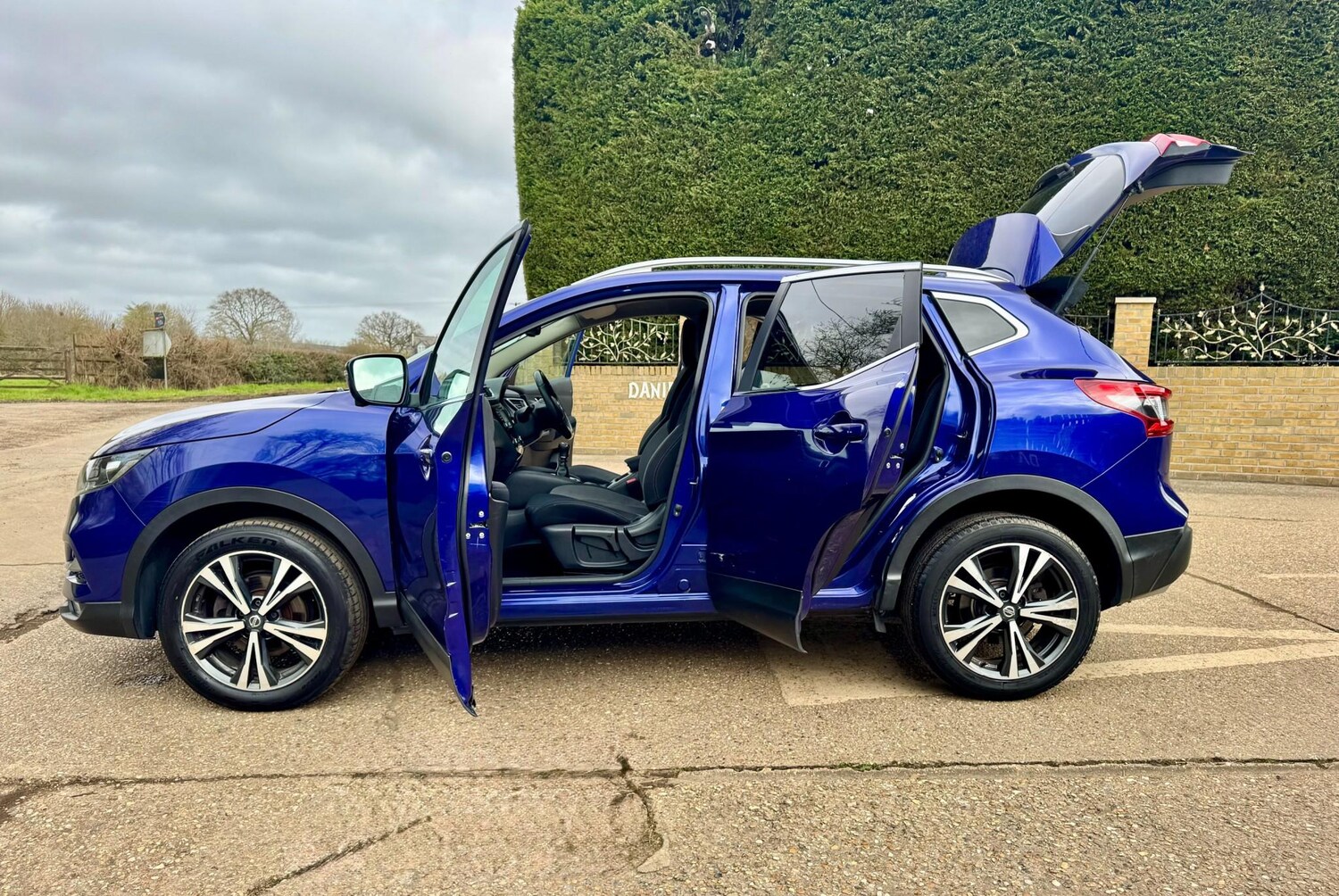 Used Nissan Qashqai 2017 for sale - 77984095: Photo 27