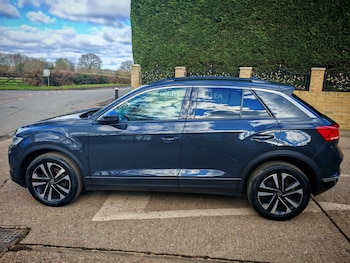 Used Volkswagen T-Roc 2021 for sale - 77510685: Photo