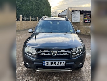 Used Dacia Duster 2016 for sale - 76389393: Photo