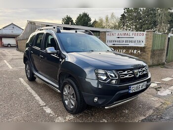 Used Dacia Duster 2016 for sale - 76389393: Photo